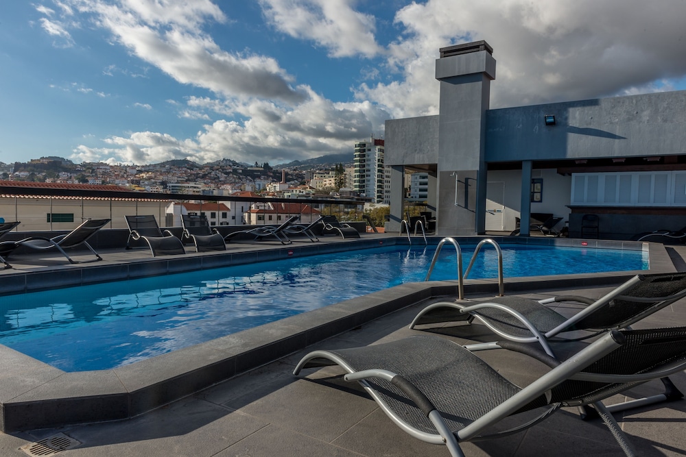 The Editory Garden Carmo Funchal 58/63