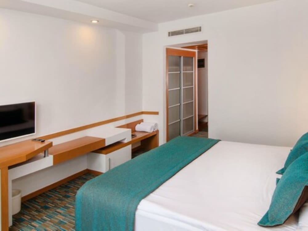 Ladonia Hotels Adakule 11/50