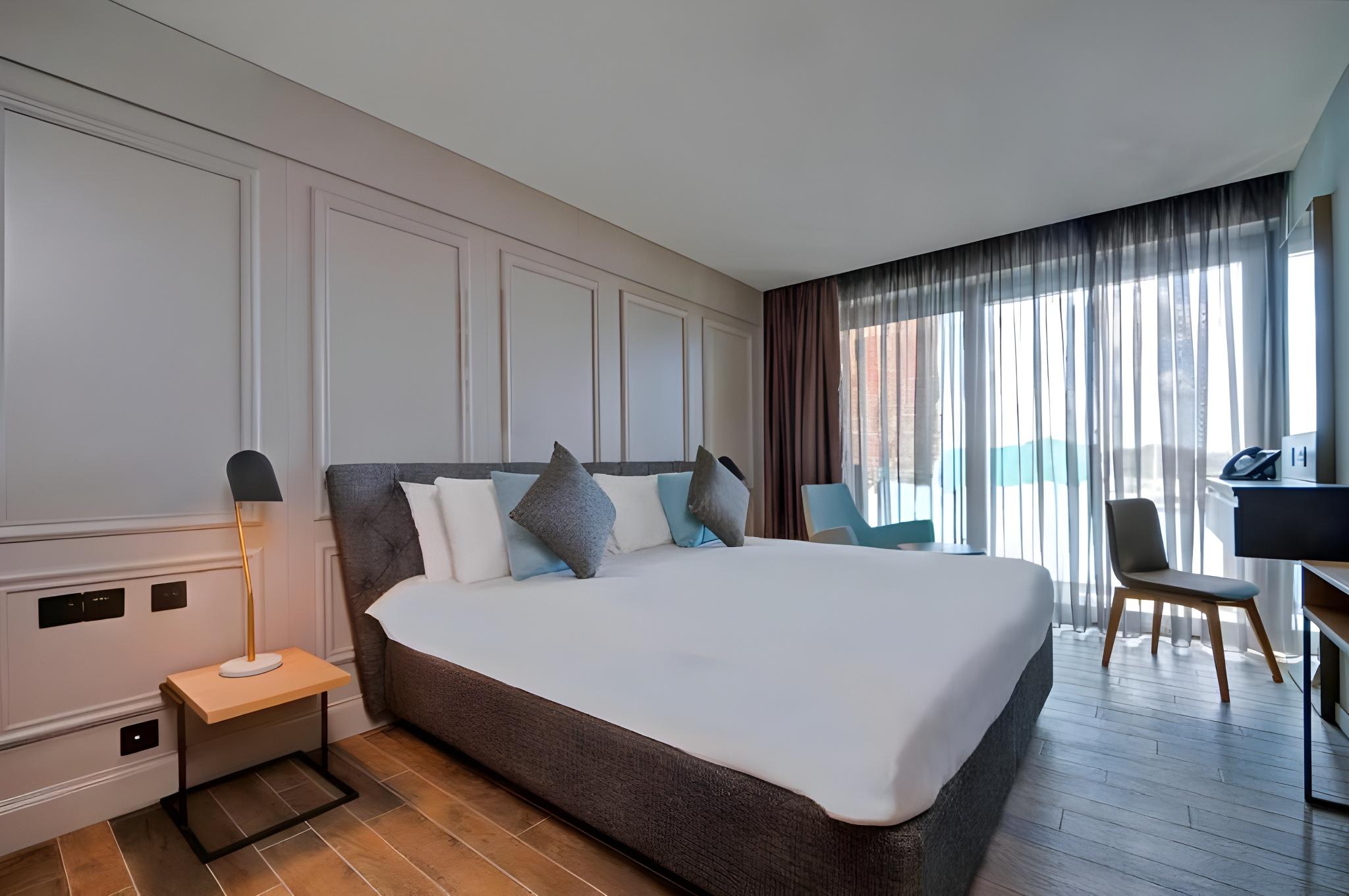 Double or Twin Bed, Sea and Valley View