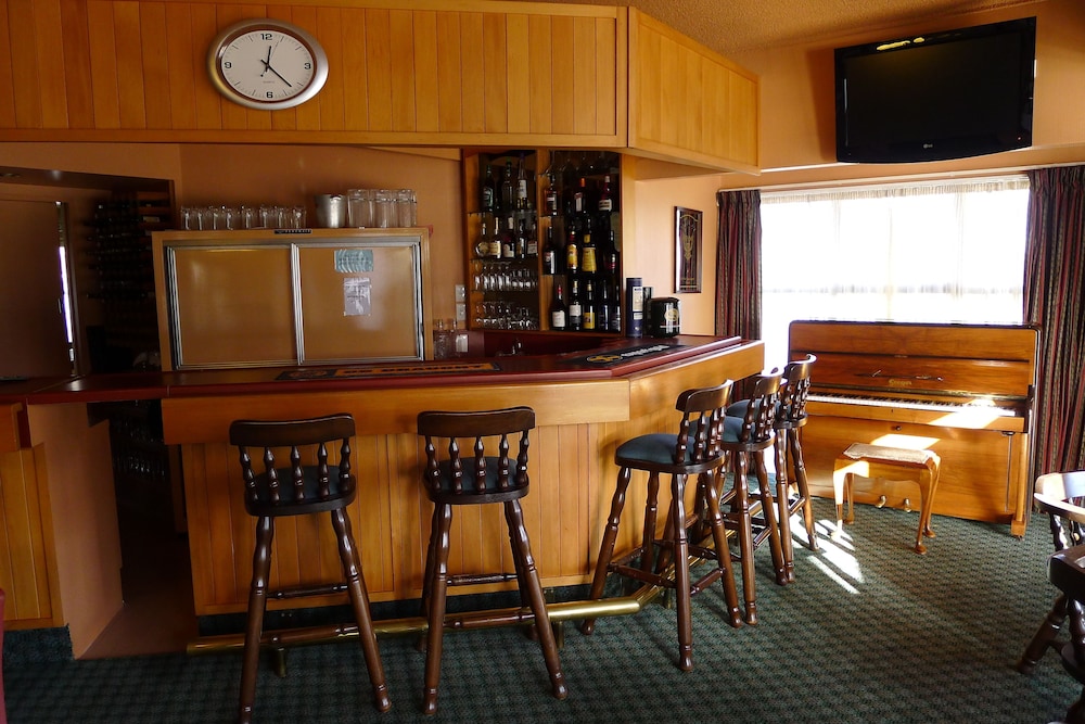 The Village Inn Hotel 28/38