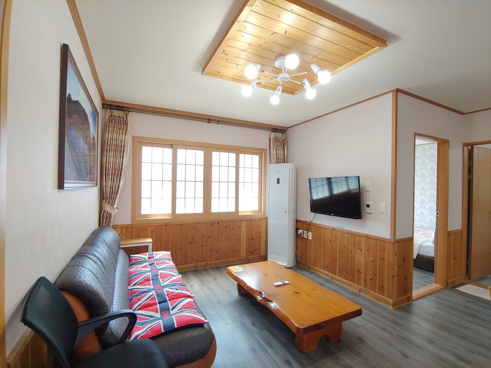 Gyul House 15/29