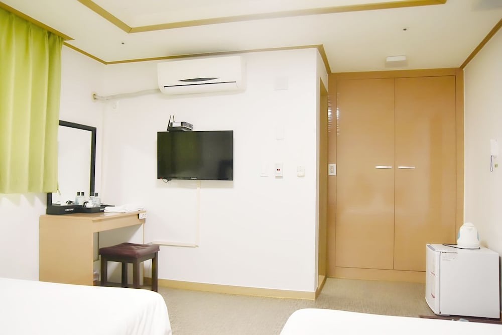 Olle Tourist Hotel 36/40