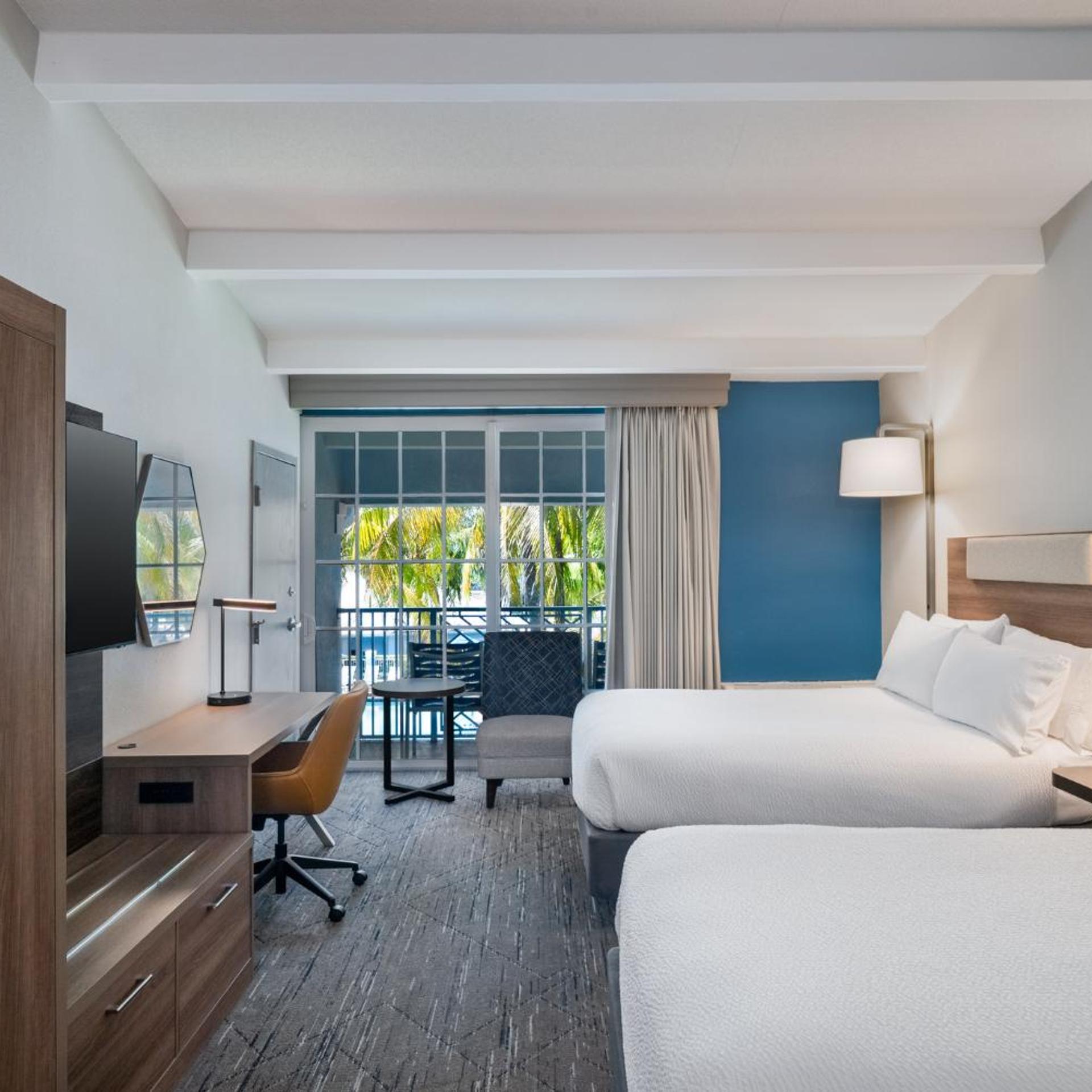 Superior, Twin Beds, Holiday Inn Express North Palm Beach Oceanview 2/8