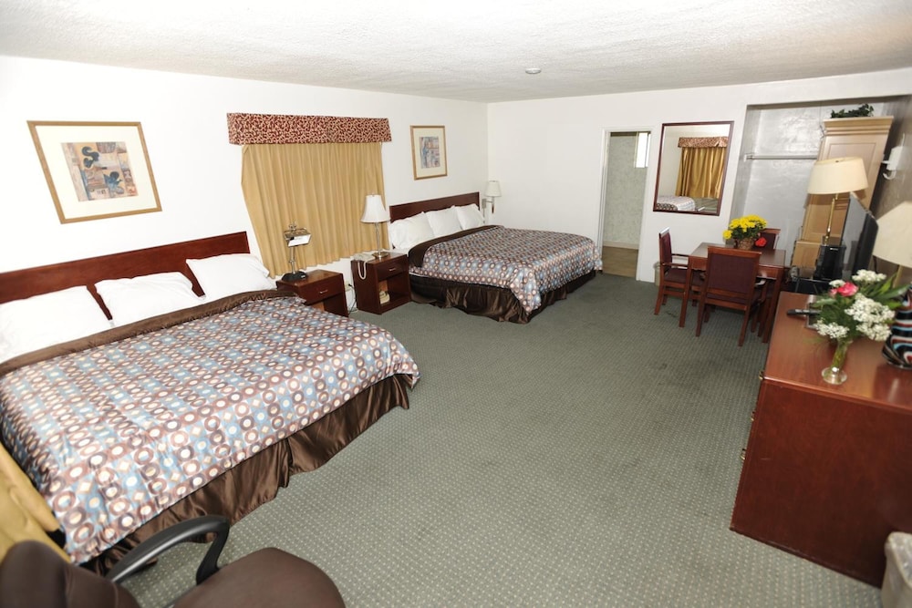 Victoria Motel 10/24