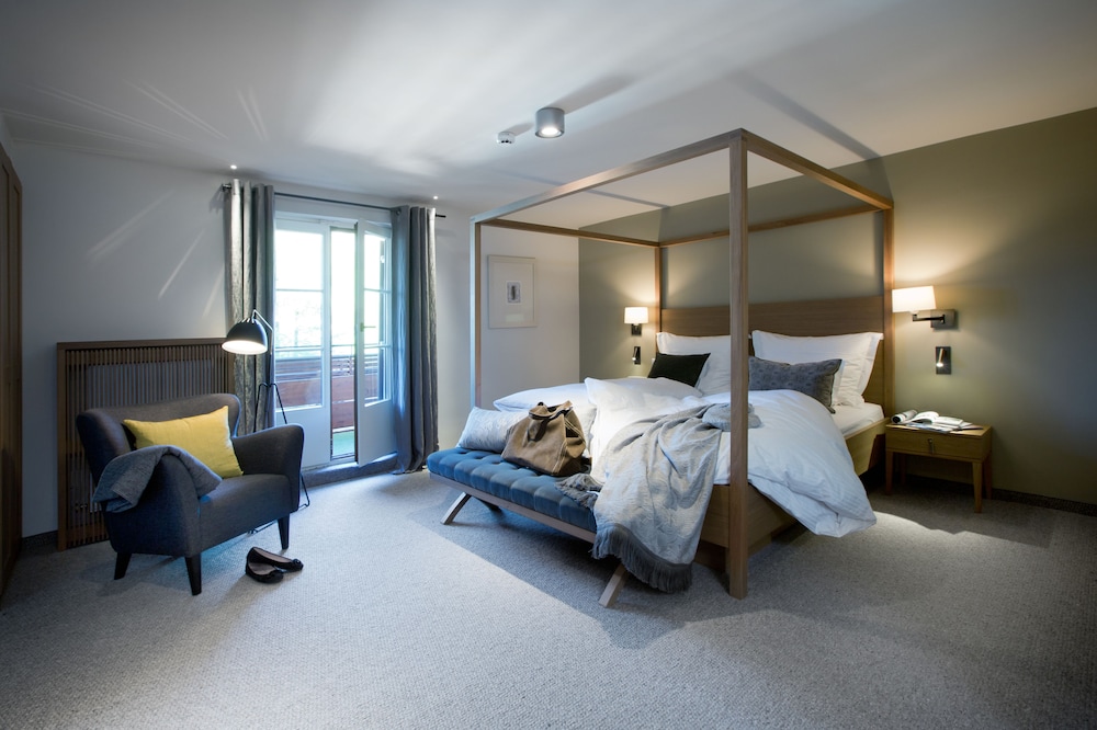 Glamour, Studio, King Bed, Bunk Bed