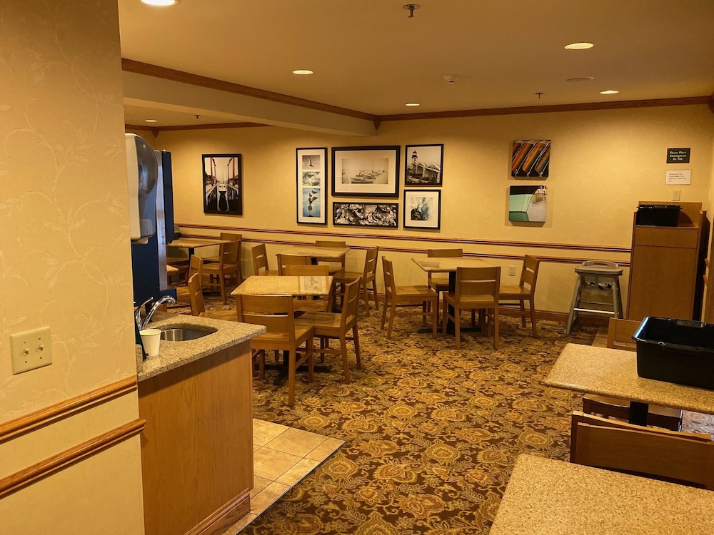 Port Wisconsin Inn and Suites 44/59