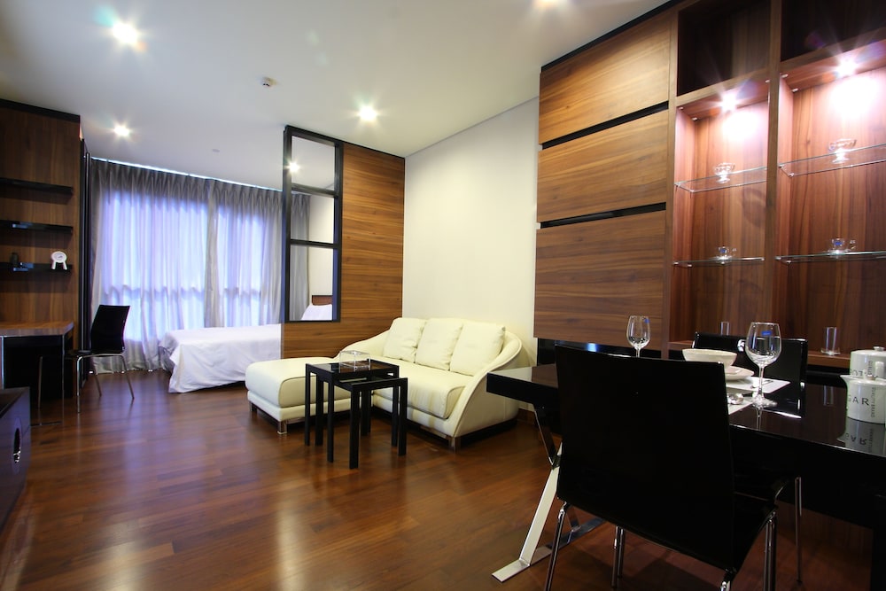 Ivy Thonglor 55 11/37