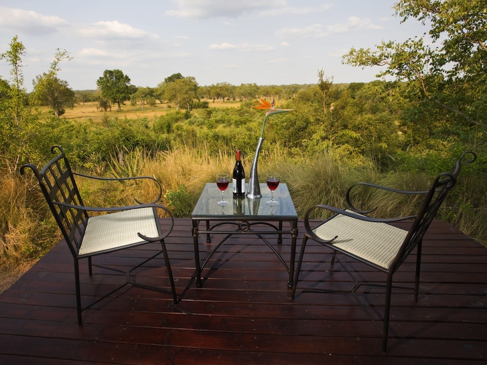 Elephant Plains Game Lodge 22/31