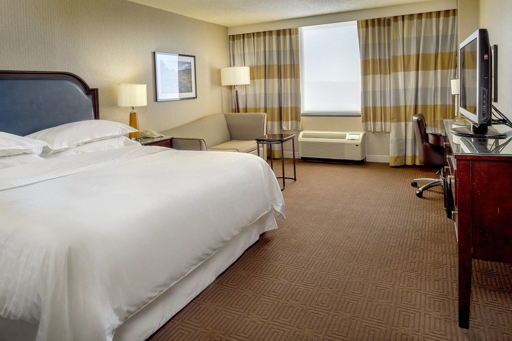Sheraton Westport Plaza Hotel St. Louis 12/33