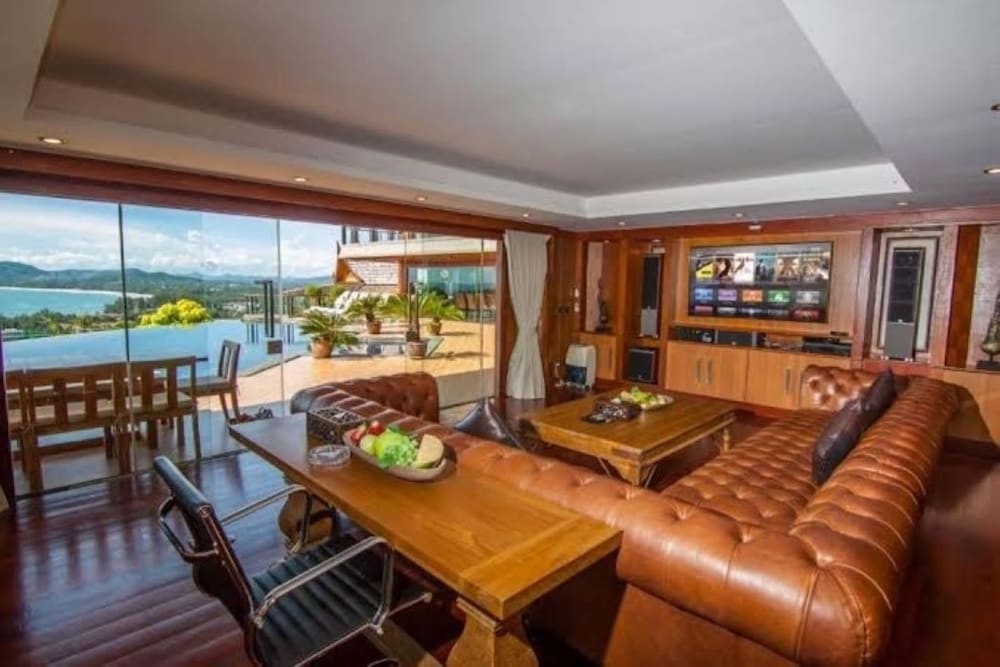 Koi Signature Villa 48/67