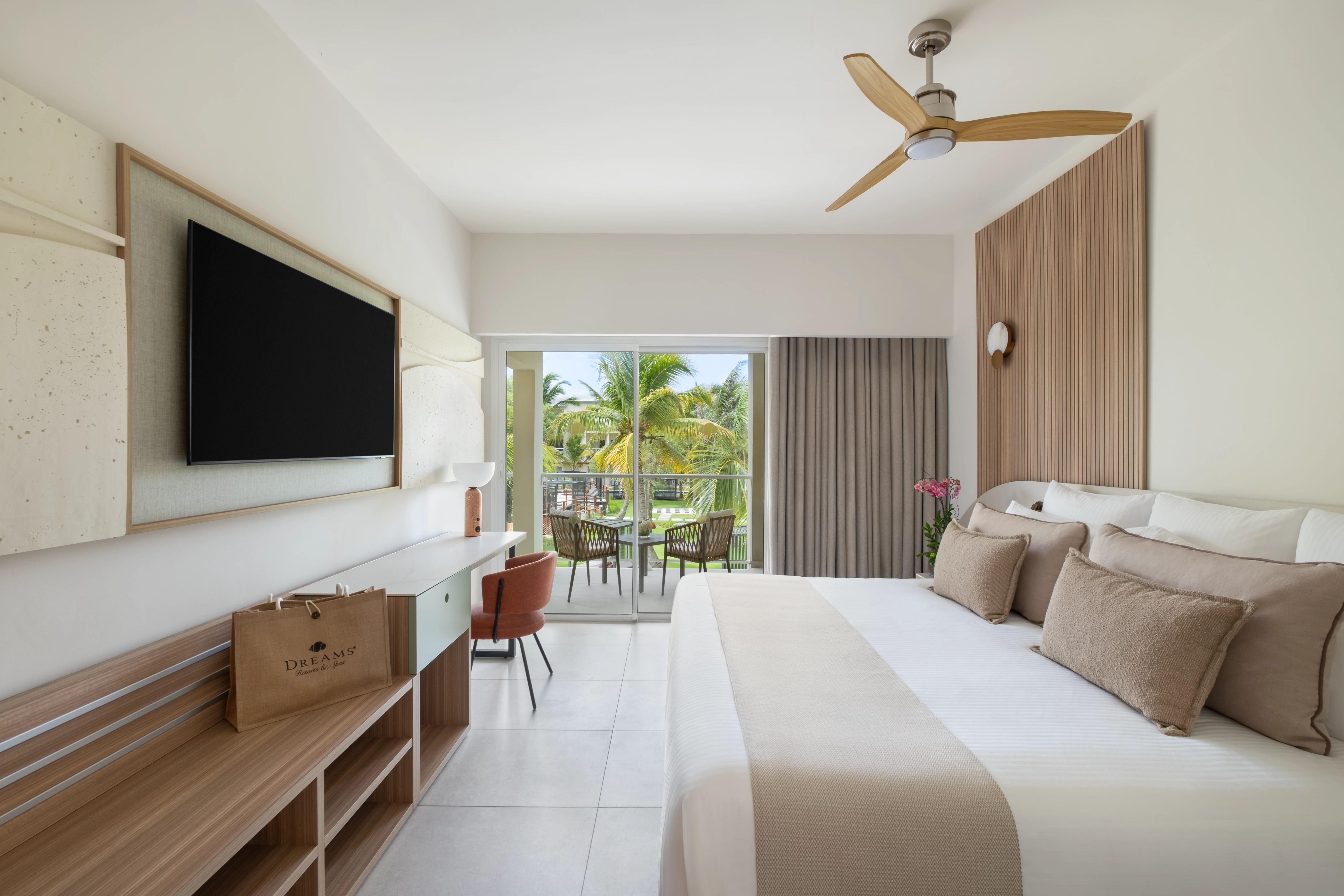 Preferred Club, Master, Suite