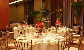 The Avenue Plaza Hotel 49/68
