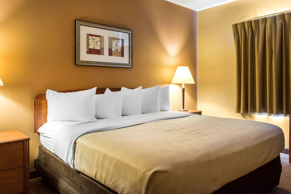 MainStay Suites of Lancaster County 13/42