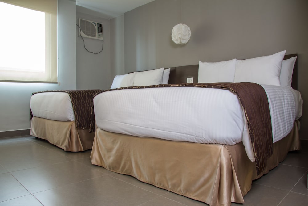 HOTEL OJOS DEL RIO 23/50
