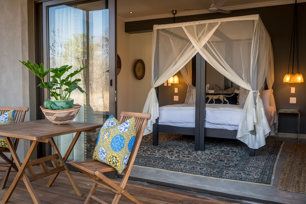 Safari Moon Luxury Bush Lodge 7/50