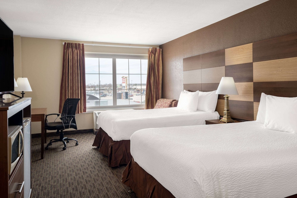 ROOM, 2 DOUBLE BEDS