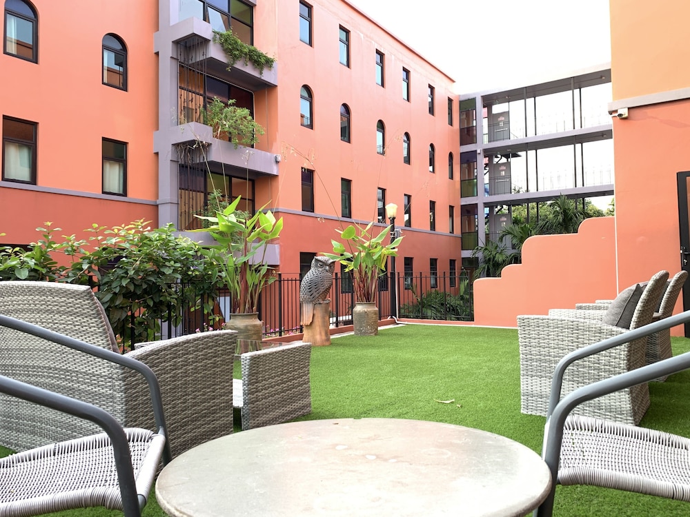 Baansuanprannok Hotel 85/97