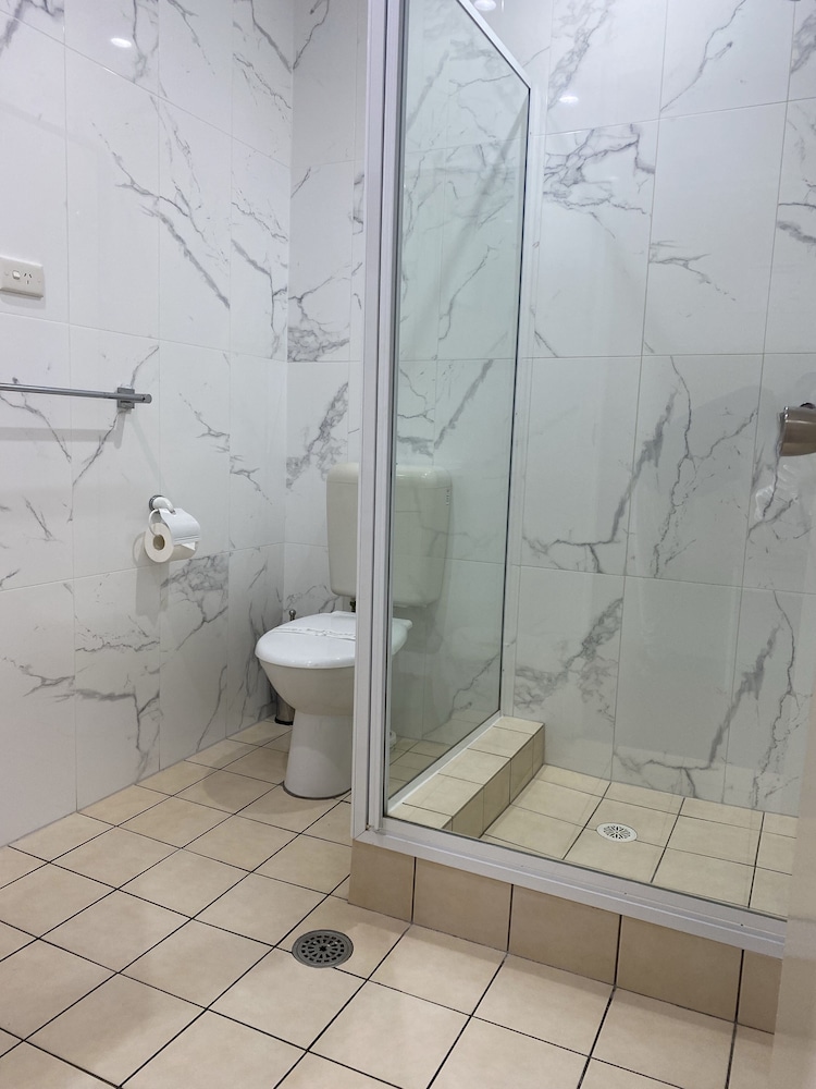 Sapphire City Motor Inn Inverell 11/34
