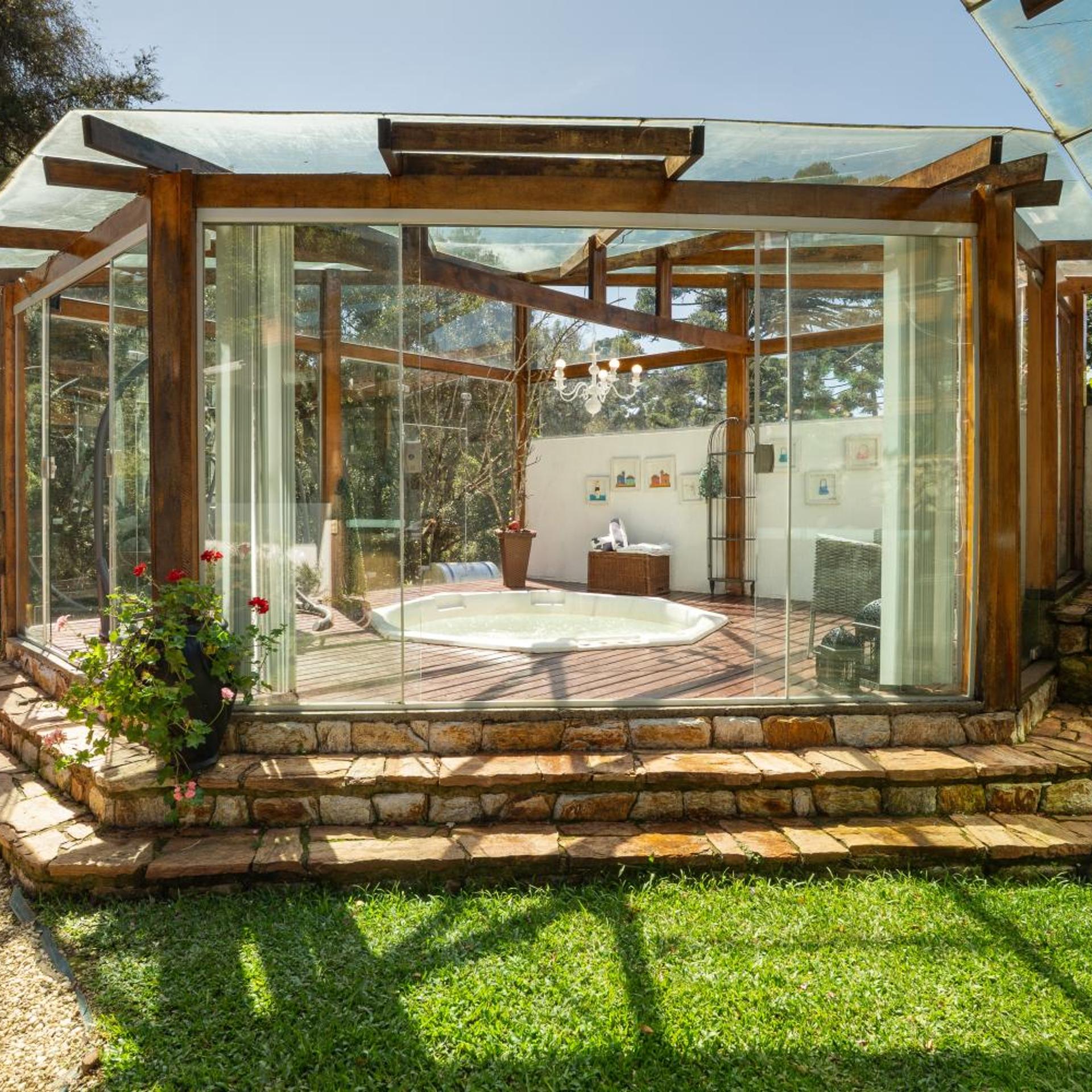 Apple House 1/50