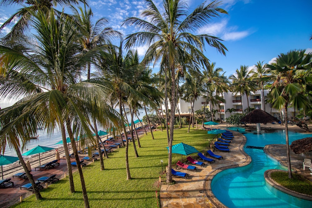 Bamburi Beach Hotel 64/74