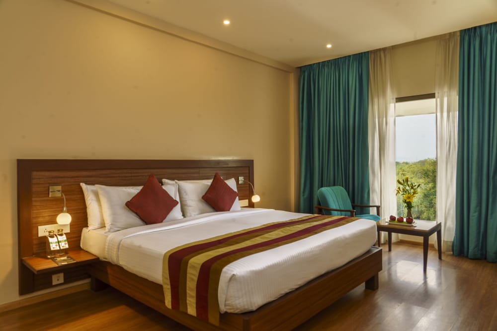 Fortune Pandiyan Hotel 5/50