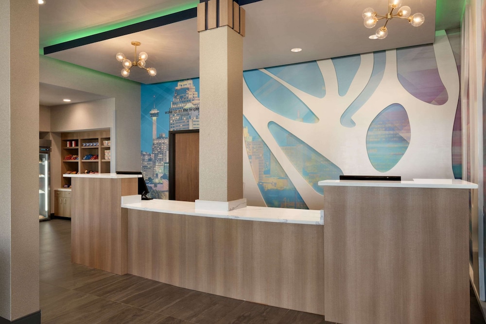 La Quinta Inn Suites By Wyndham San Antonio Seaworld Lafb 3/39