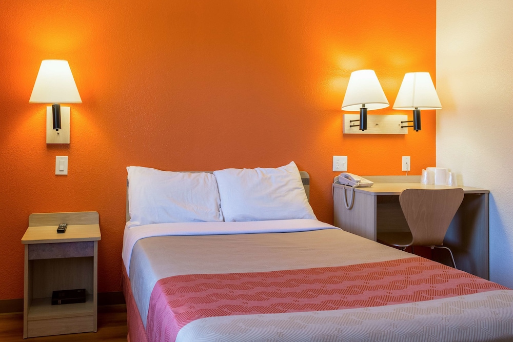 Motel6 Mojave, CA 32/69