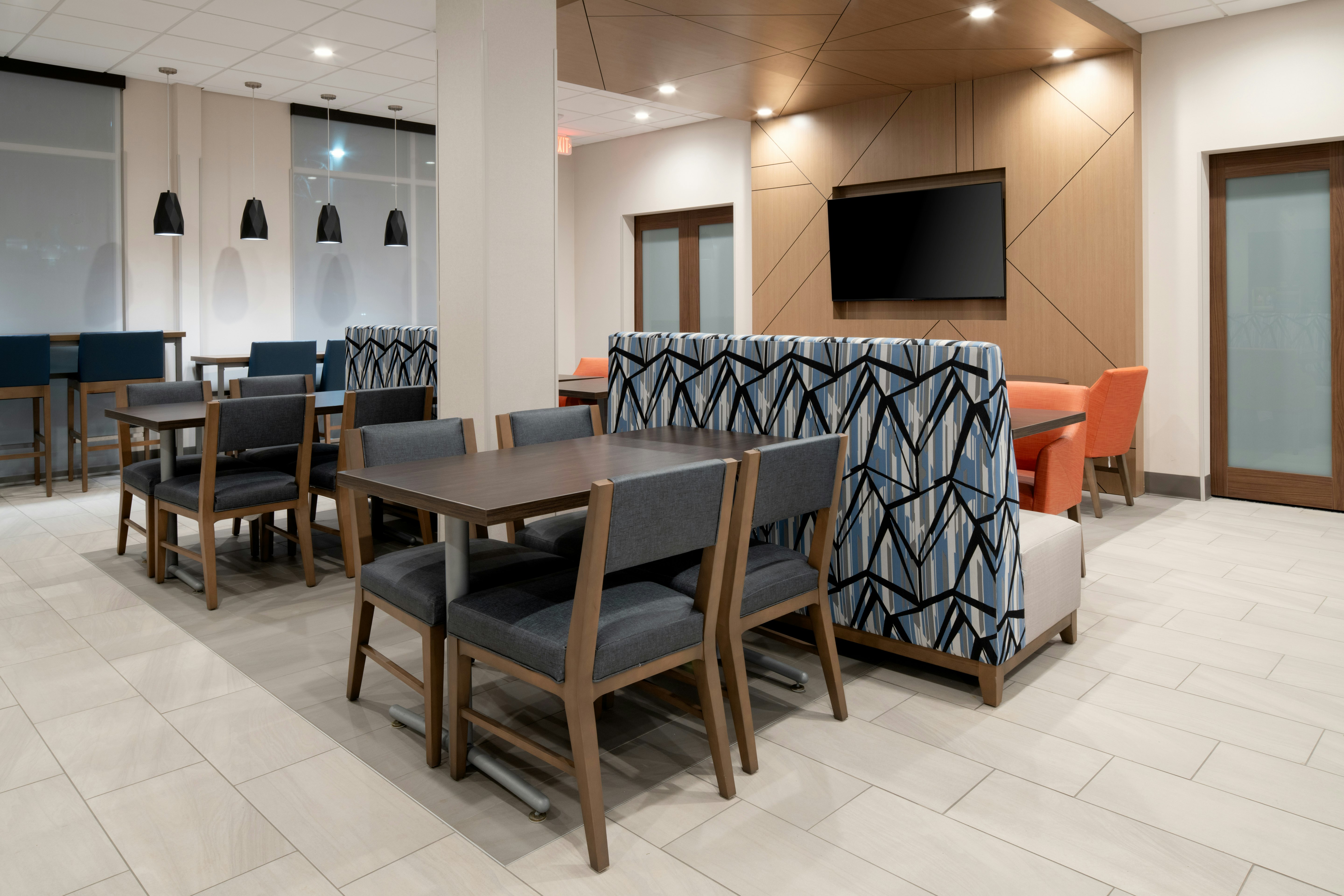 Holiday Inn Express & Suites - Hollister, an IHG Hotel 38/40