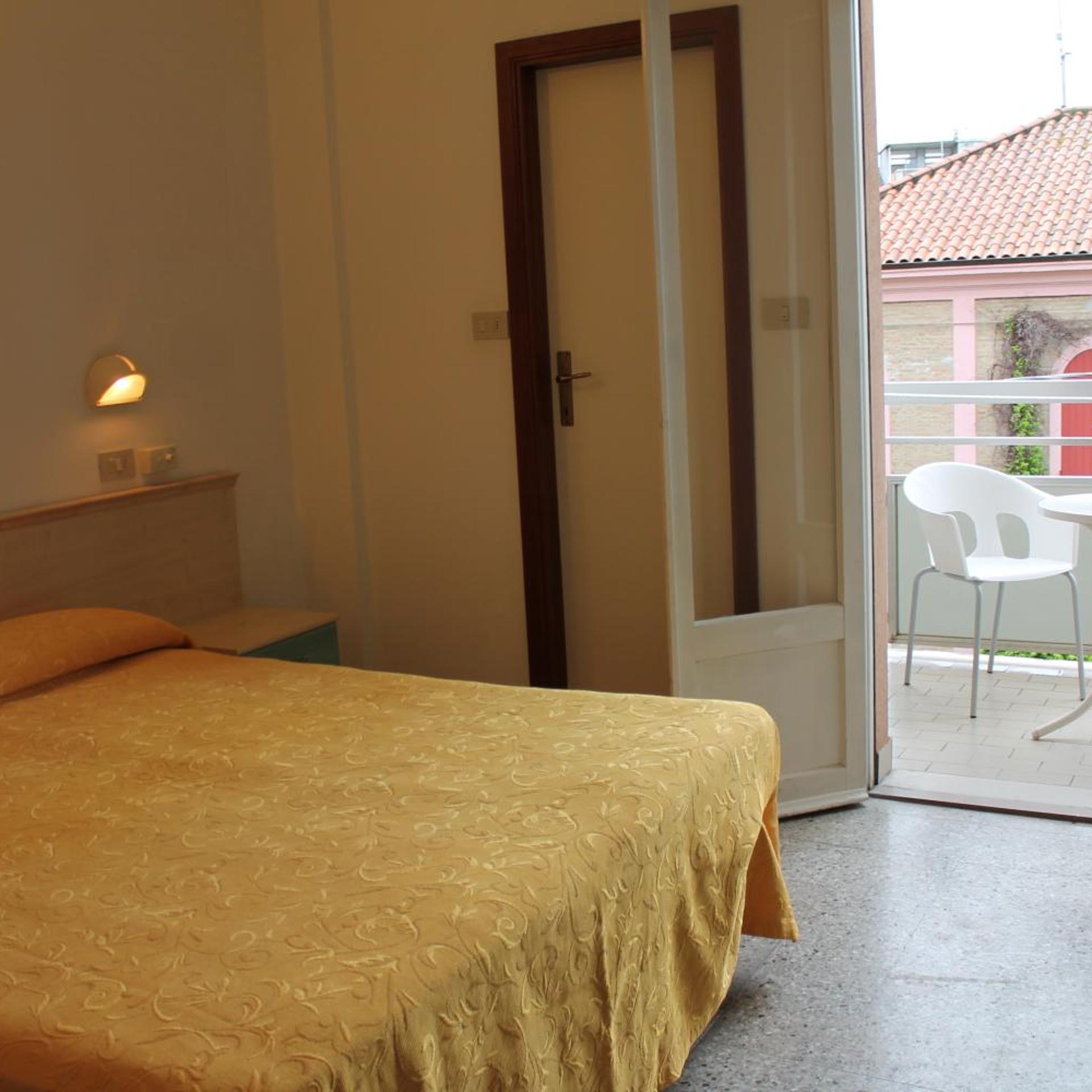 غرفة بسرير مزدوج أو سريرين منفصلين، Hotel Madrid 3/5
