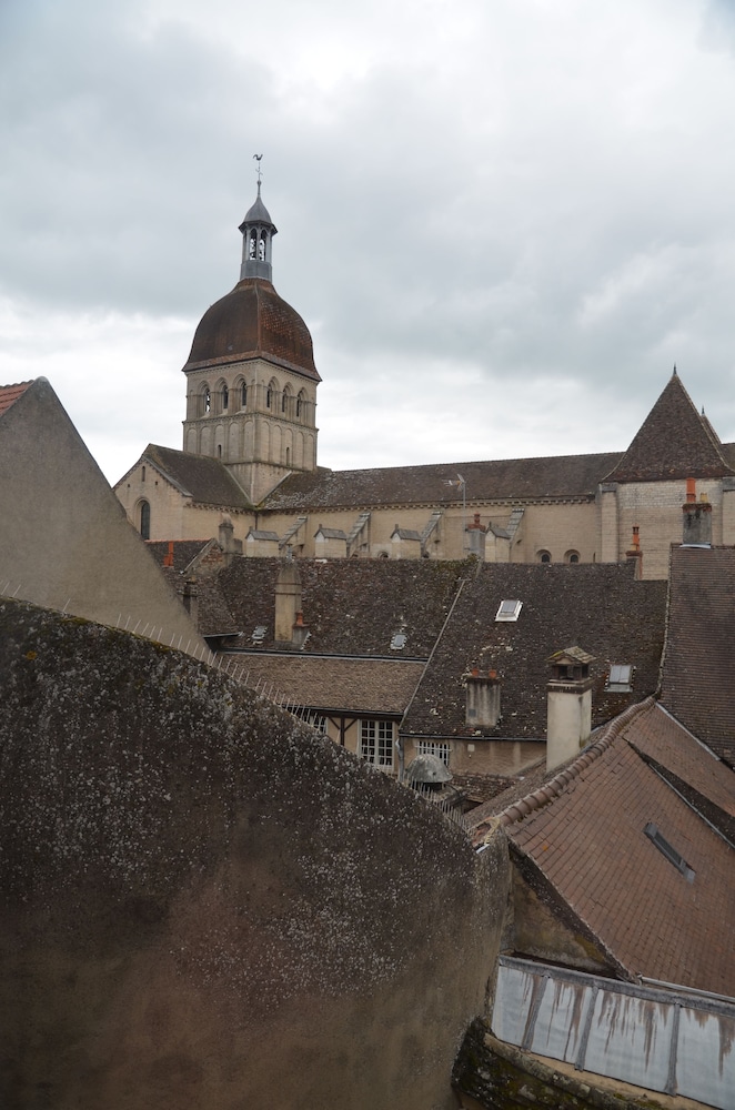 ABBAYE DE MAIZIERES 2/67
