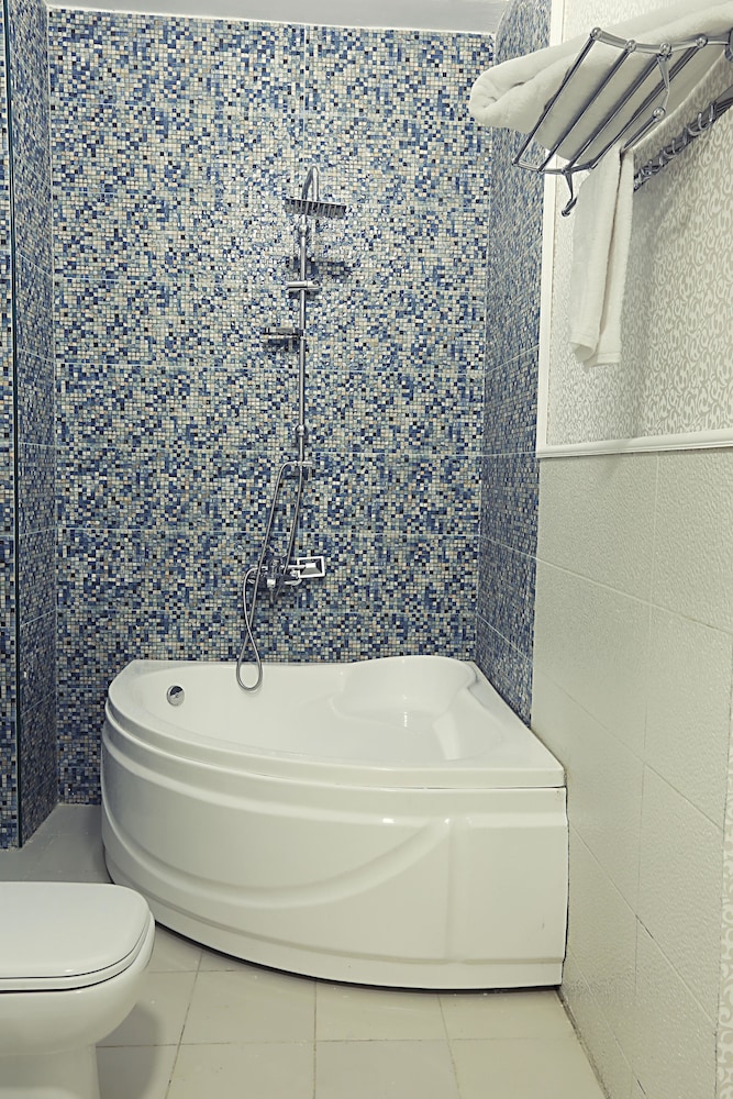 Tahrir Plaza Suites 56/57