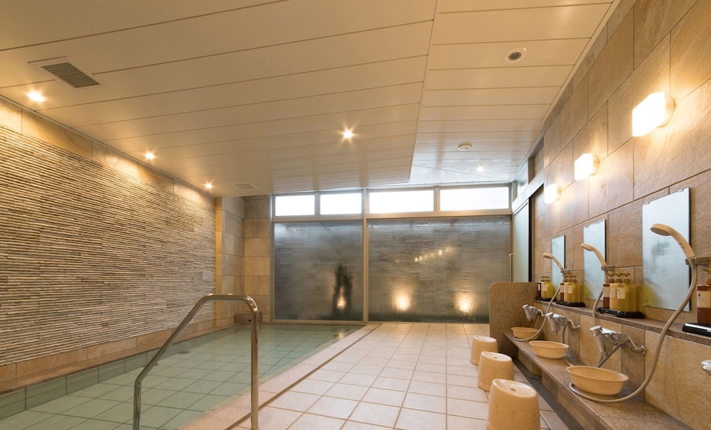 S.Training Center Hotel 38/58