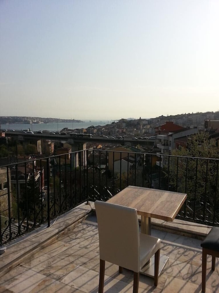 Yesim Suites 24/35