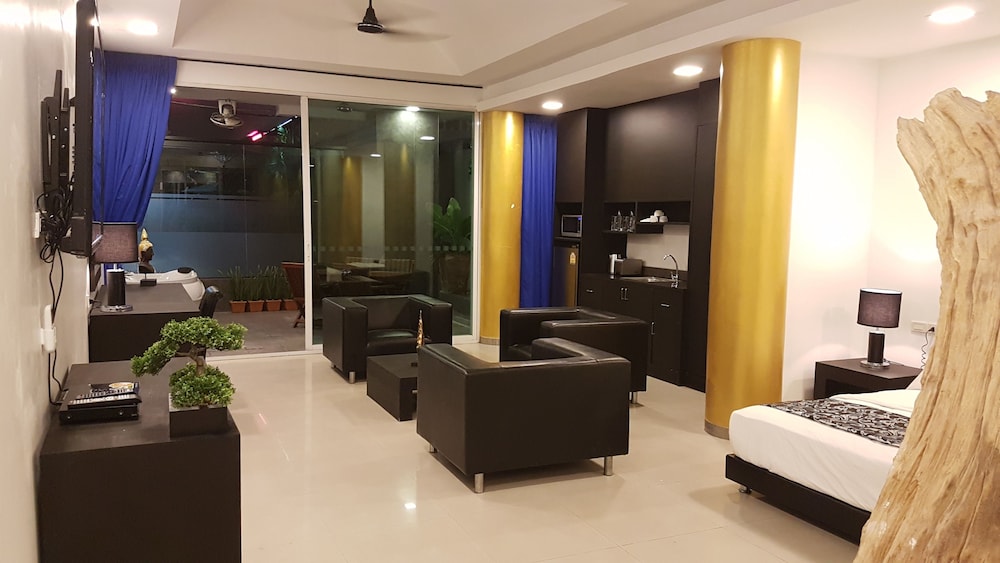 East Suites 56/73