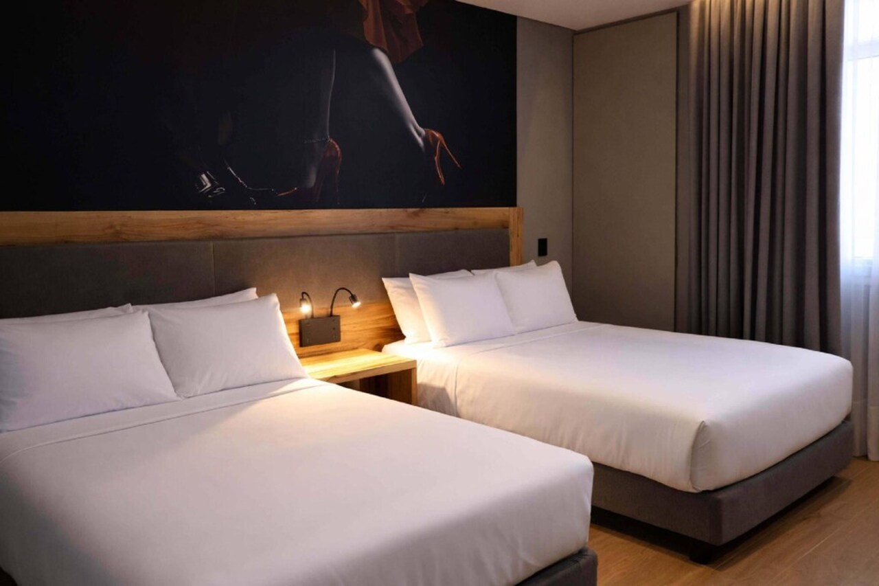 Radisson Red Funes 5/11