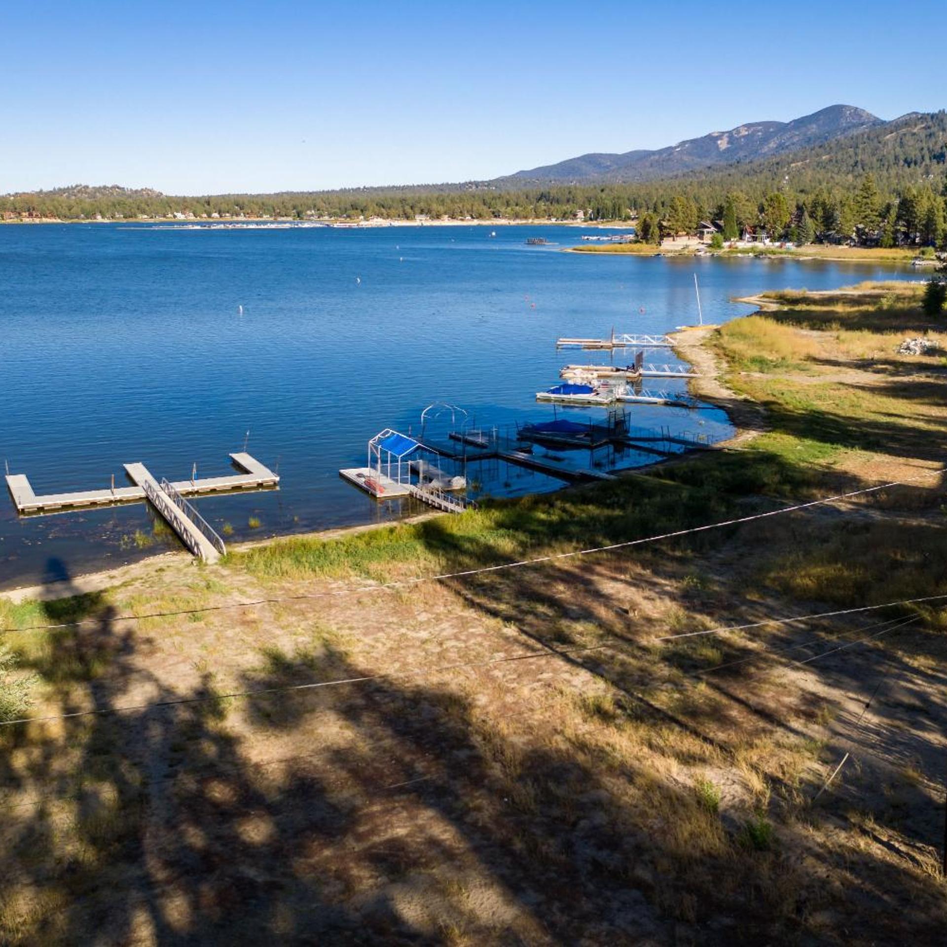 Sunrise Lakefront Family Cabin by Big Bear Vacations 27/39