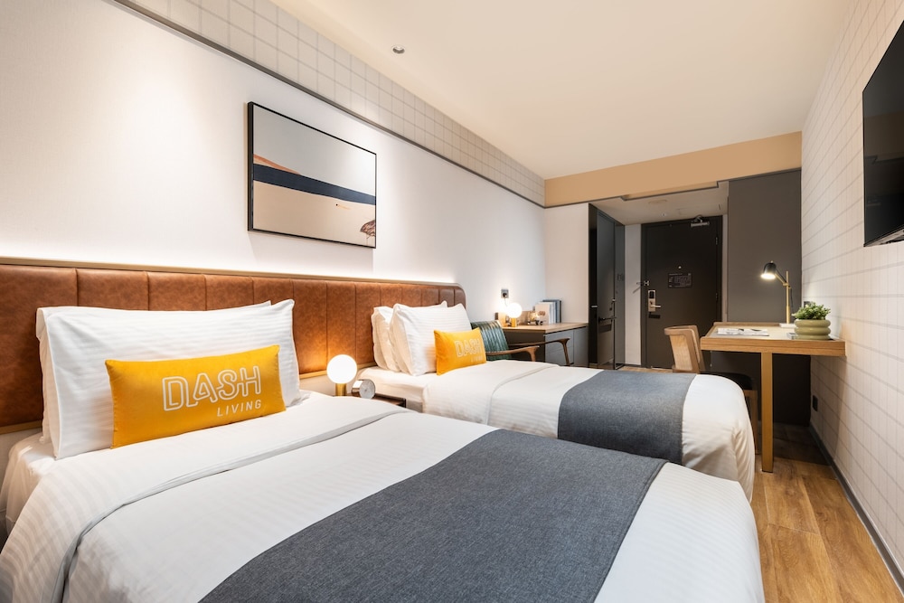 EXECUTIVE, TWIN BEDS
