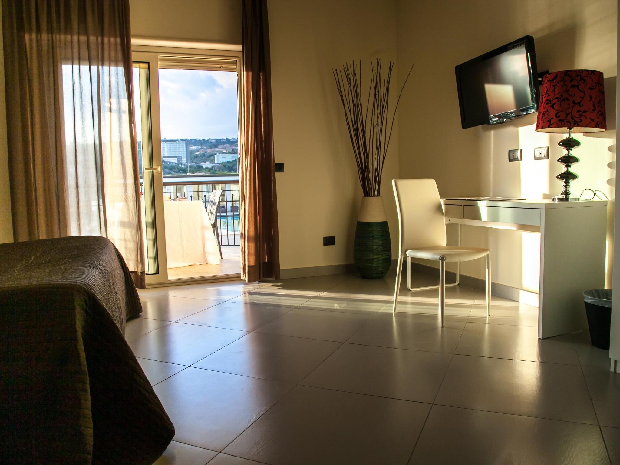 EXECUTIVE, DOUBLE BED