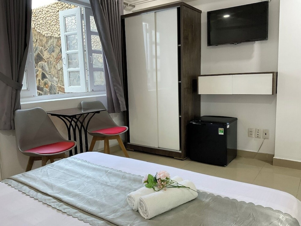 Minh Chau Hotel - Dien Bien Phu 12/35