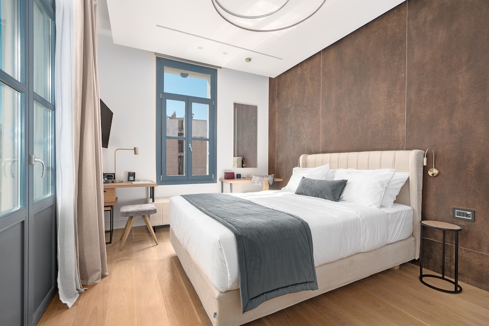 SUITE, ACROPOLIS VIEW