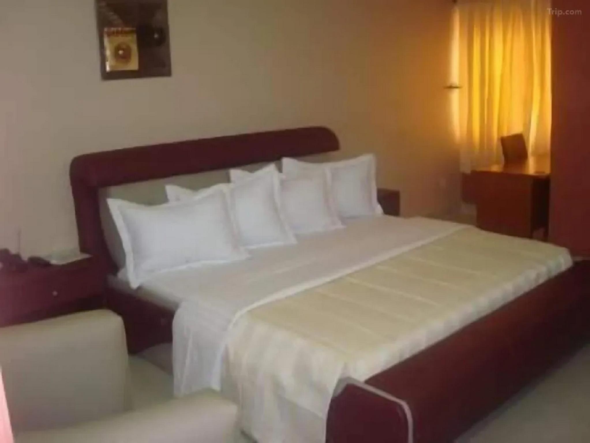 Deritz Hotel Ikeja 8/31