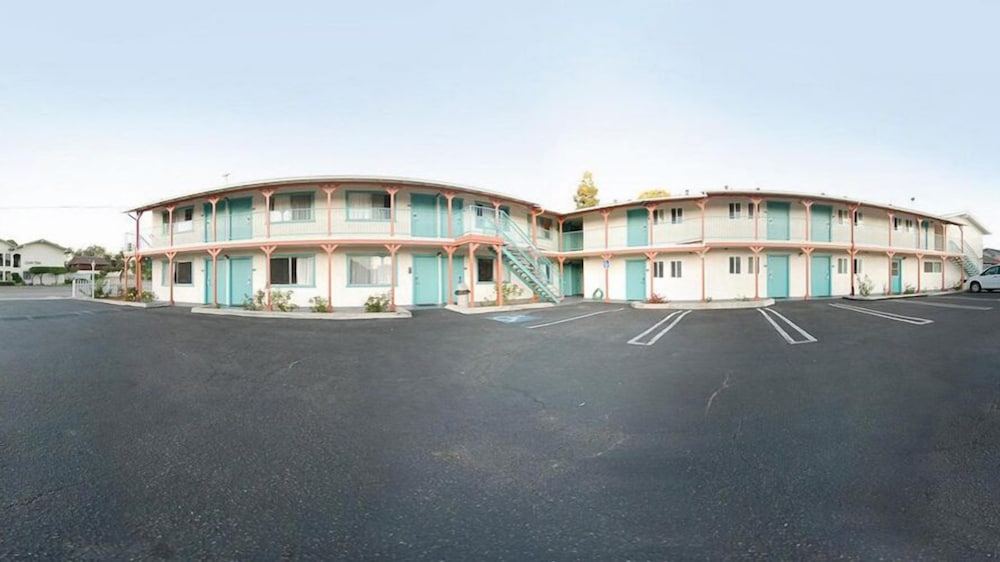 Budget Inn 16/66
