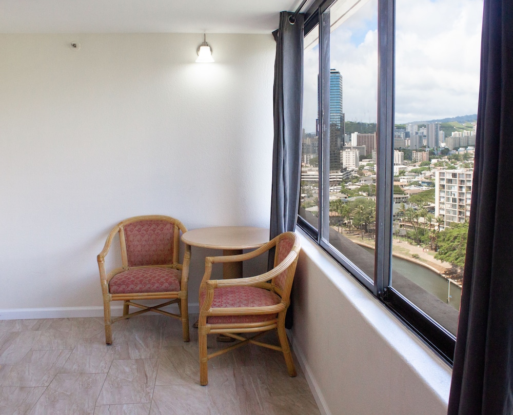 Waikiki Monarch Hotel 33/50