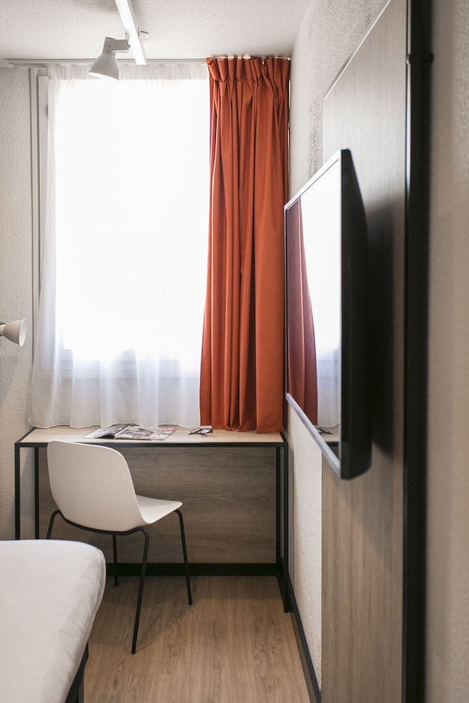Ibis Avignon Sud 30/72