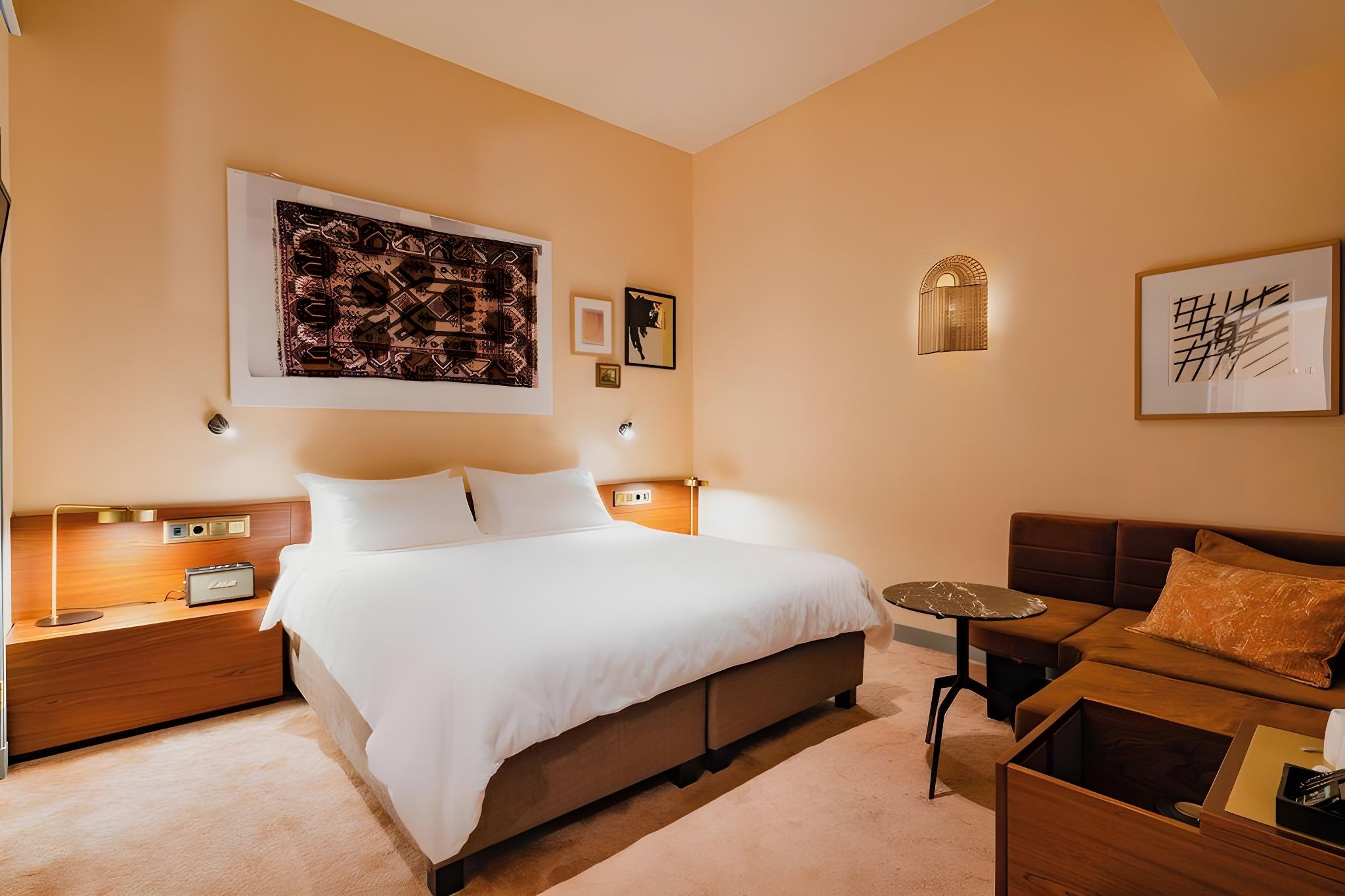 Economy, King Bed, No Window