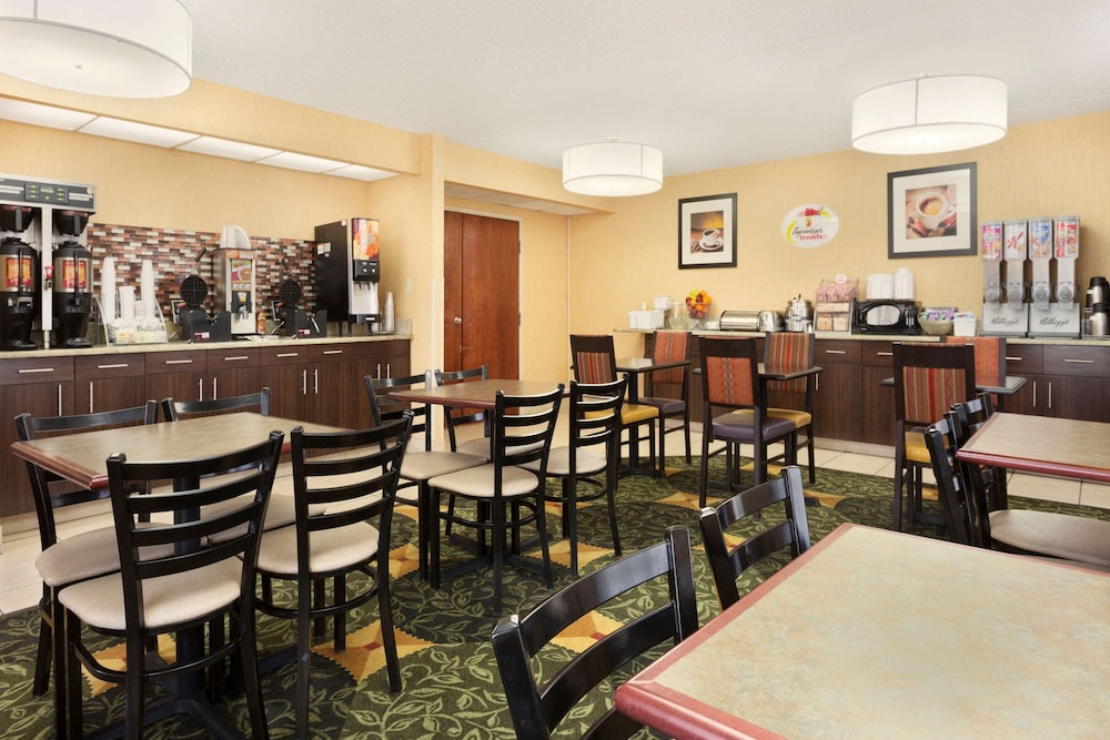 Super 8 by Wyndham Westminster Denver North 19/21