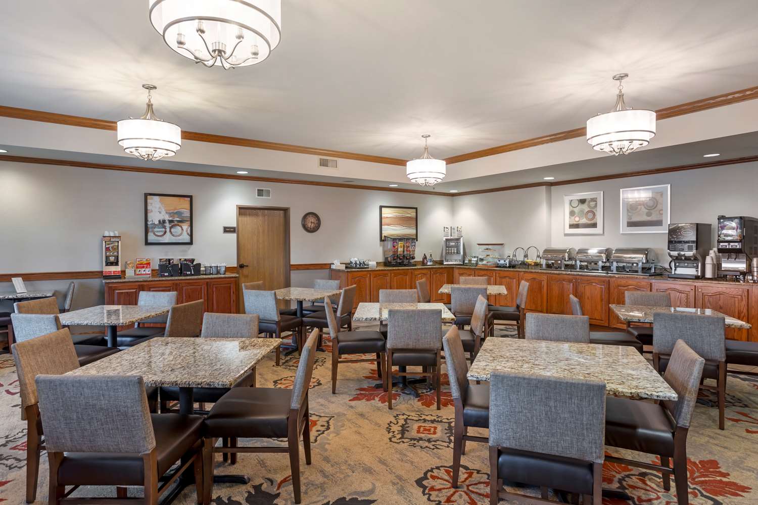 Best Western Plus Capital Inn 34/48