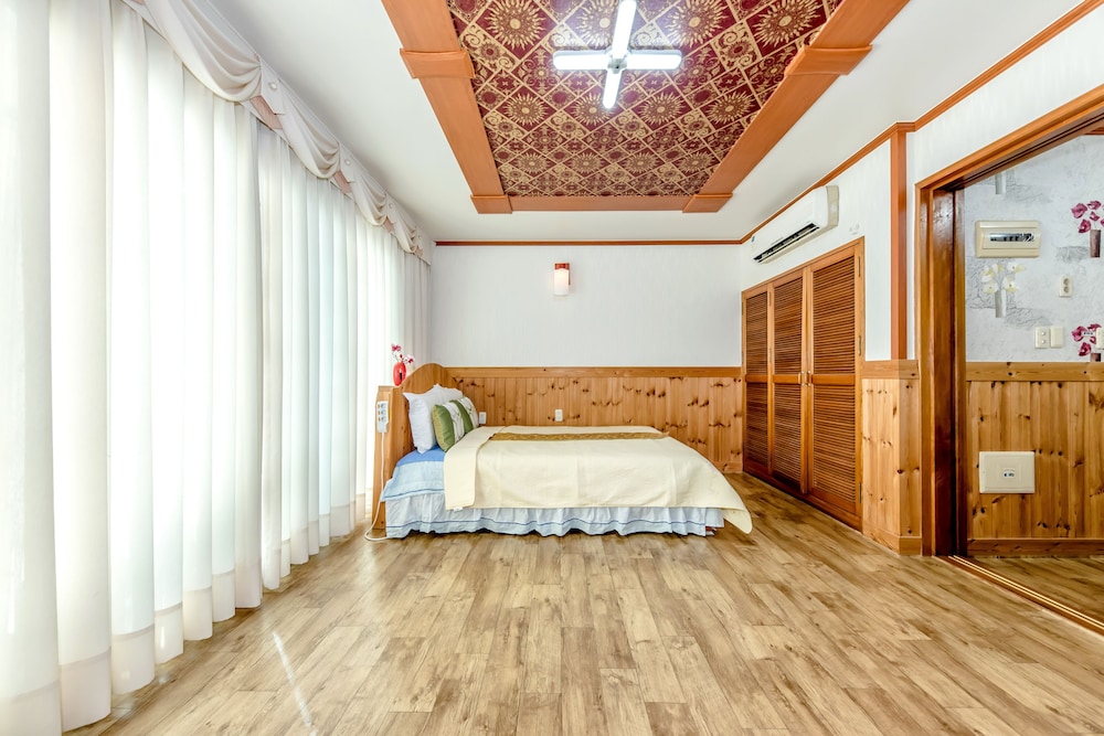 Gyulhyanggi Pension 9/34