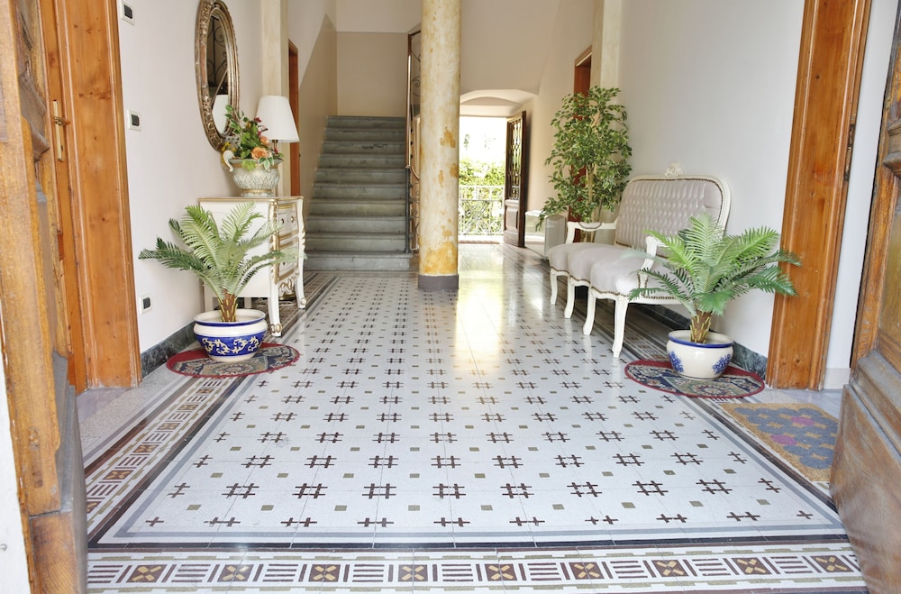 Lucca Relais 44/50