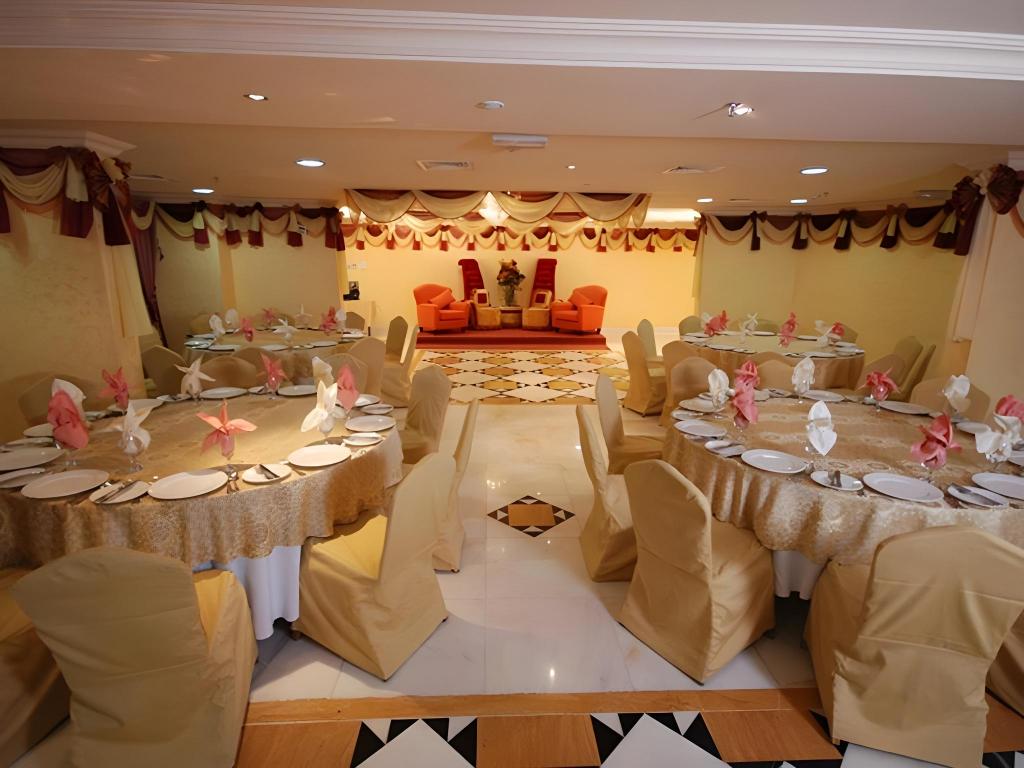 restaurant cafeteria
